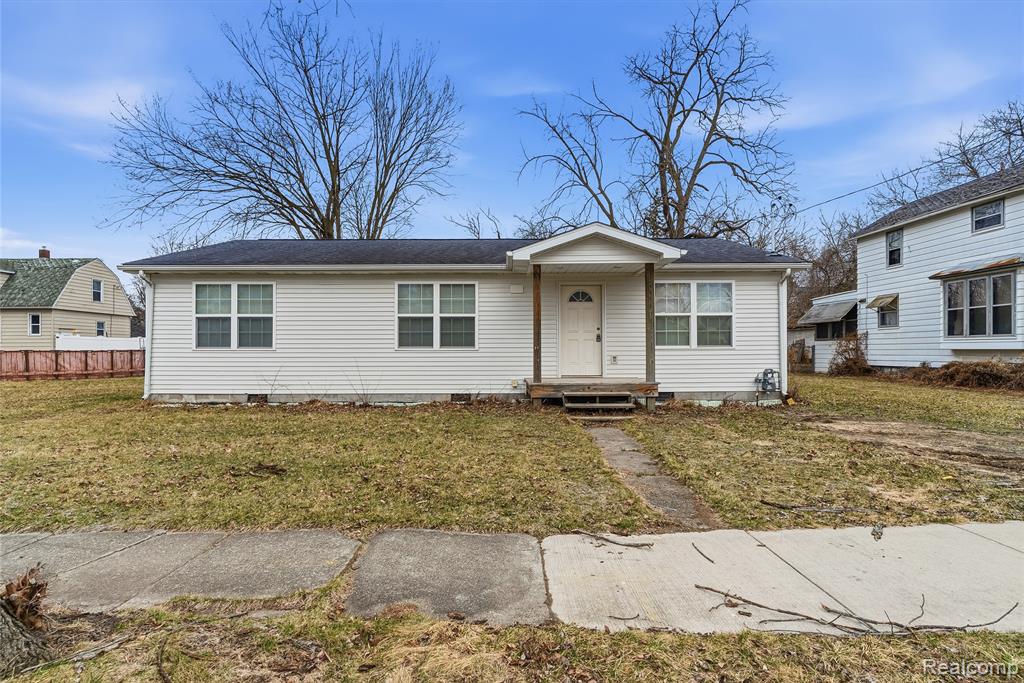 137 S Andre Street, Saginaw, MI 48602 — front exterior
