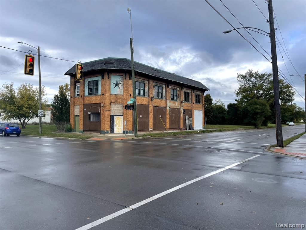 5000 MCDOUGALL Street, Detroit, MI 48211 — front exterior