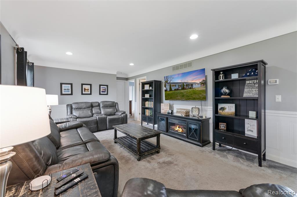 355 Sanders Road, Oxford, MI 48371 — Photo 8