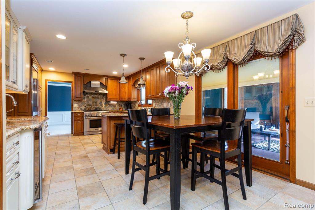 45515 EMERALD FOREST Drive, Novi, MI — Photo 14