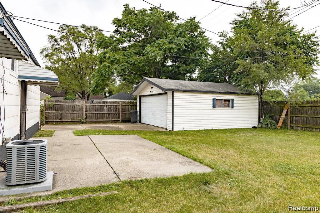 8220 Rivard Avenue, Warren, MI 48089 — Photo 13