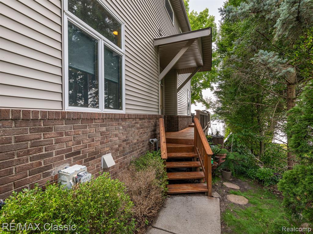 11540 E E Shore Drive, Whitmore Lake, MI 48189 — Photo 27