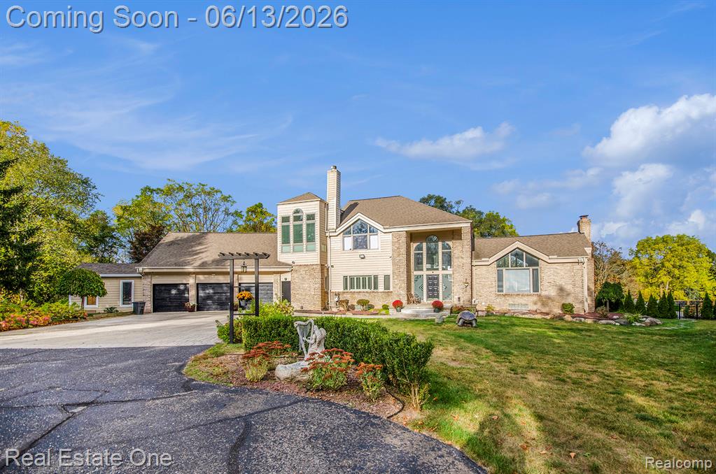 5772 N Rochester Road, Rochester, MI 48306 — front exterior