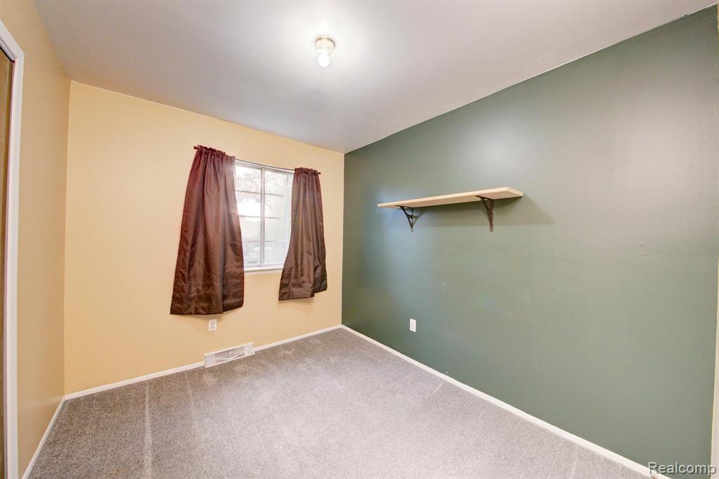 5221 VAN WINKLE Street, Brighton, MI 48116 — Photo 16