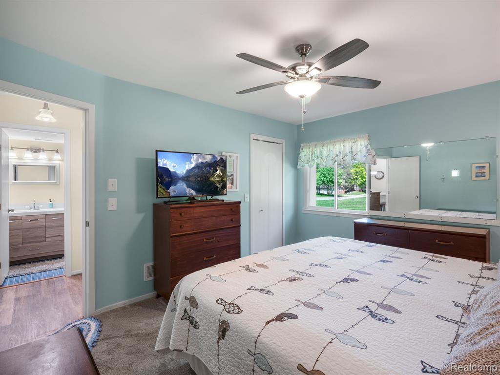 300 SPRING BROOKE Drive, 300, Brighton, MI 48116 — Photo 13