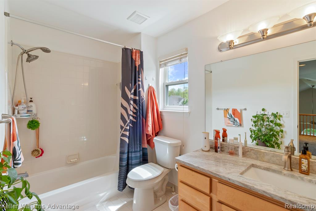 8079 THORNHILL Drive, Ypsilanti, MI 48197 — Photo 36