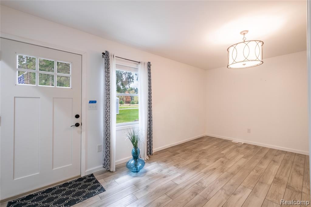 1704 Lakewood Circle, Lapeer, MI, 48446