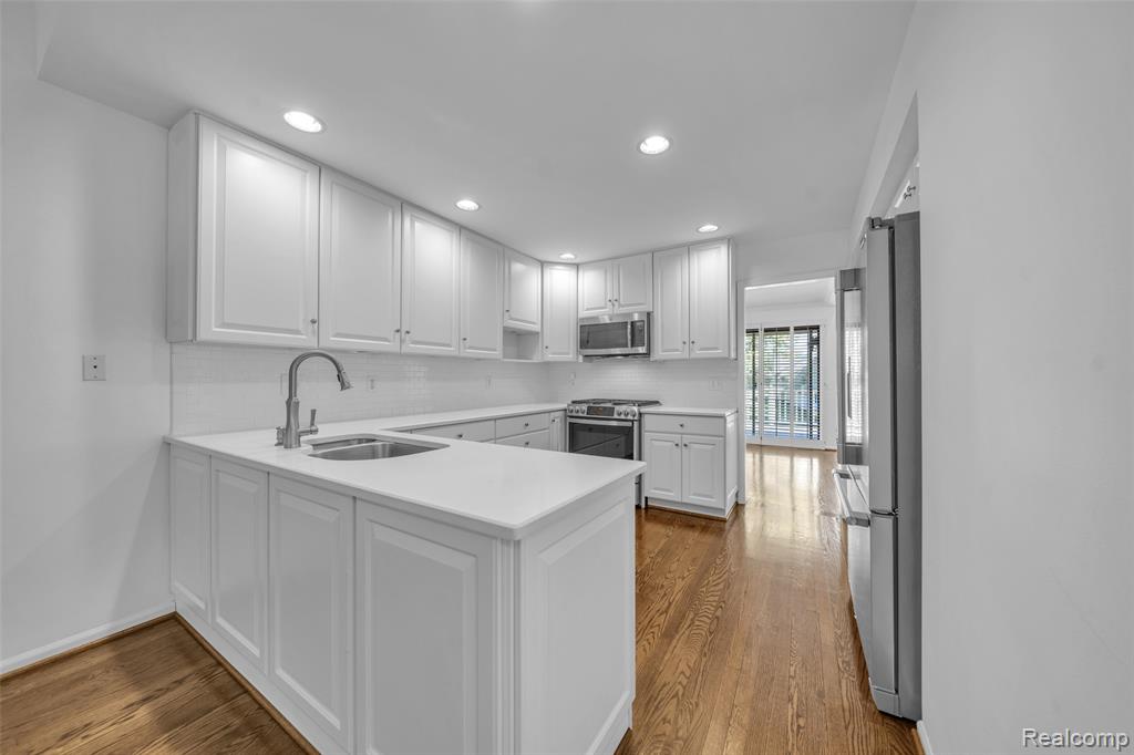 881 Tartan Trail, Bloomfield Hills, MI 48304 — Photo 6
