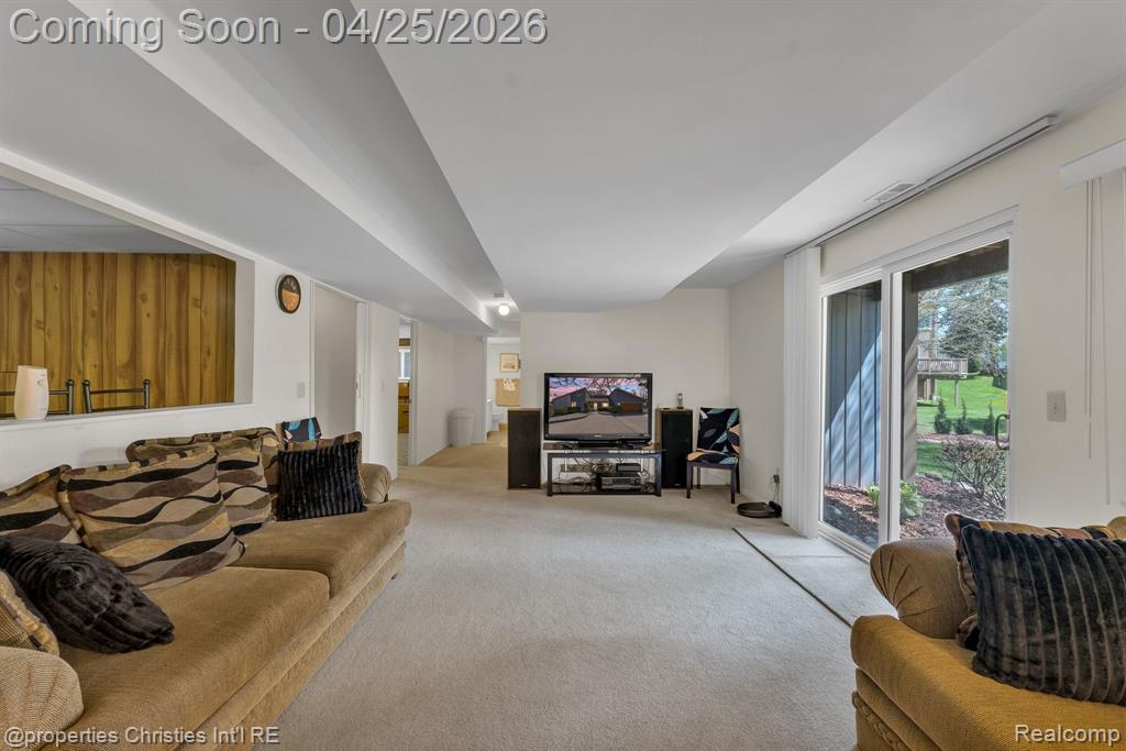 7573 Ashburton Court, West Bloomfield, MI — Photo 49
