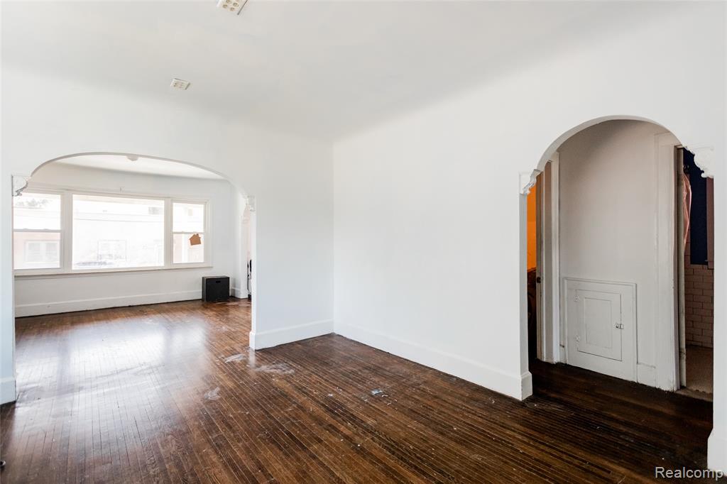 2221 Carpenter Street, Detroit, MI 48212 — Photo 3