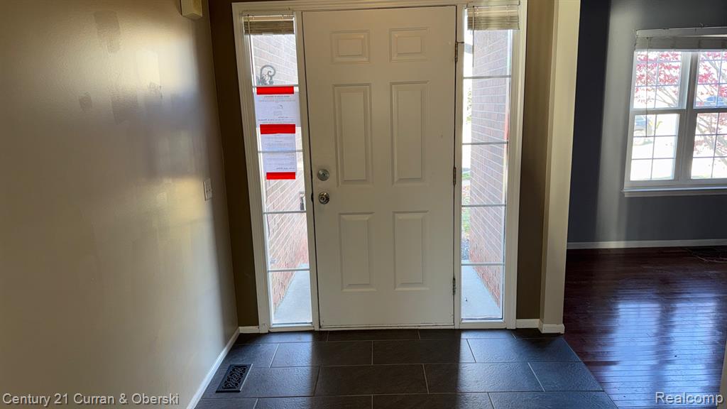 714 Autumn Ridge Drive, Westland, MI — Photo 16