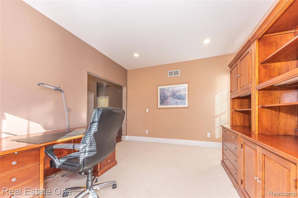 26610 Valhalla Drive, Farmington Hills, MI 48331 — Photo 20