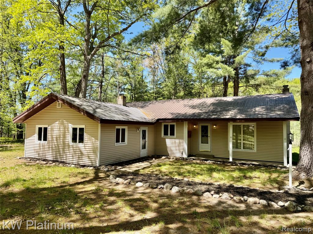 7050 Valley Lane, Atlanta, MI 49709