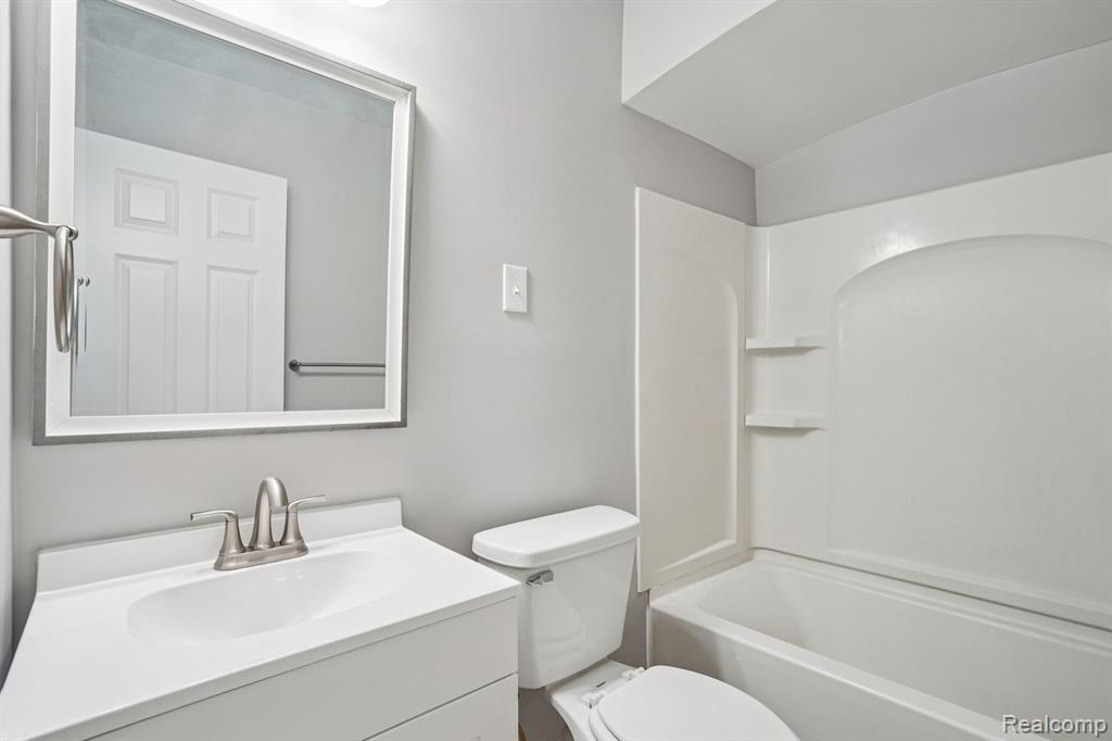 3963 S Hubbard Street, Wayne, MI 48184 — Photo 19