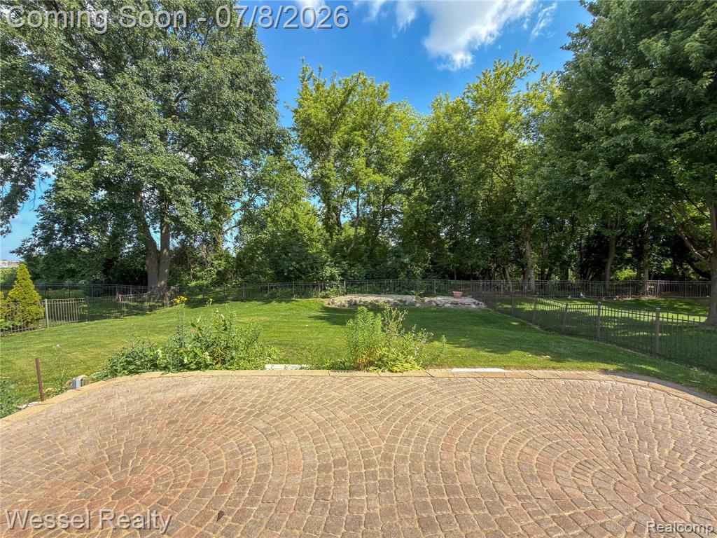 17575 Rocco Drive, Macomb, MI 48044 — Photo 5