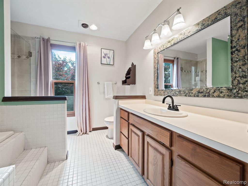 5270 Paula Crest, Commerce Twp, MI 48382 — Photo 13