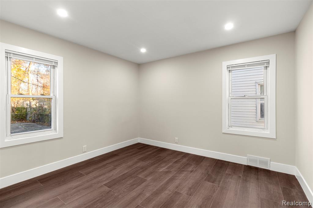 8900 Asbury Park, Detroit, MI 48228 — Photo 13