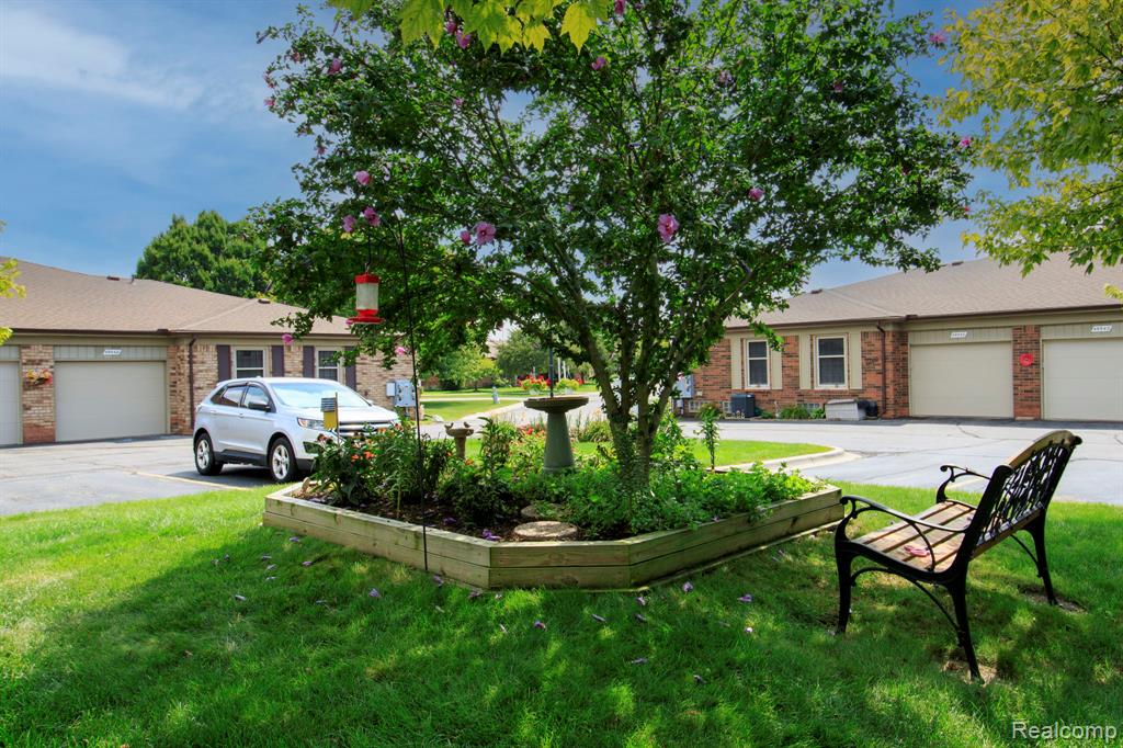 49585 Bishop Court, Shelby Twp, MI 48315 — Photo 6