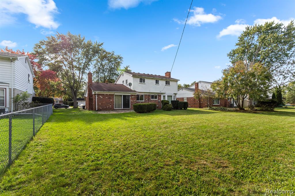 18230 RAINBOW Drive, Lathrup Village, MI 48076 — Photo 30