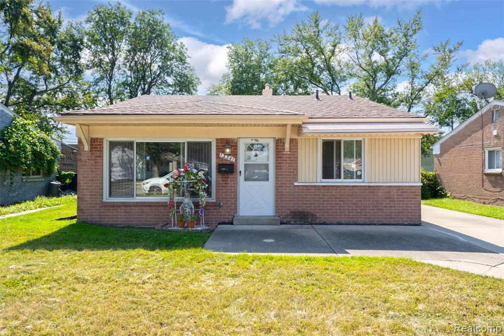 13341 Albany Street, Oak Park, MI 48237 — front exterior