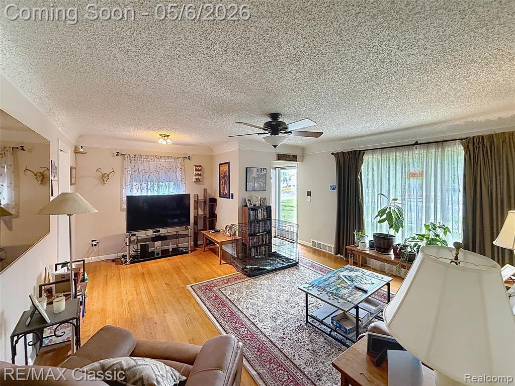 8842 Merriman Road, Livonia, MI 48150 — Photo 6