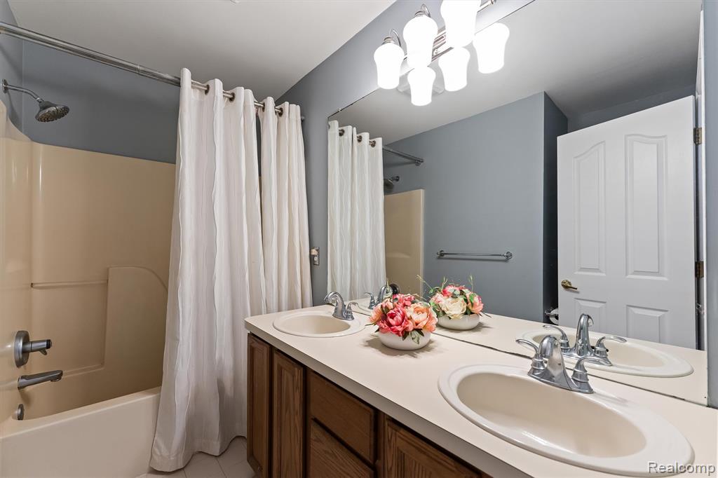 3432 Bonniebrook Court, Rochester, MI 48306 — Photo 36