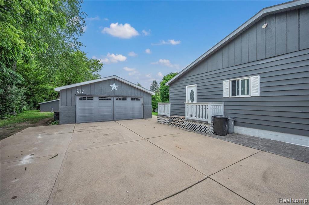 612 N BLACKS CORNERS Road, Imlay City, MI 48444 — Photo 4