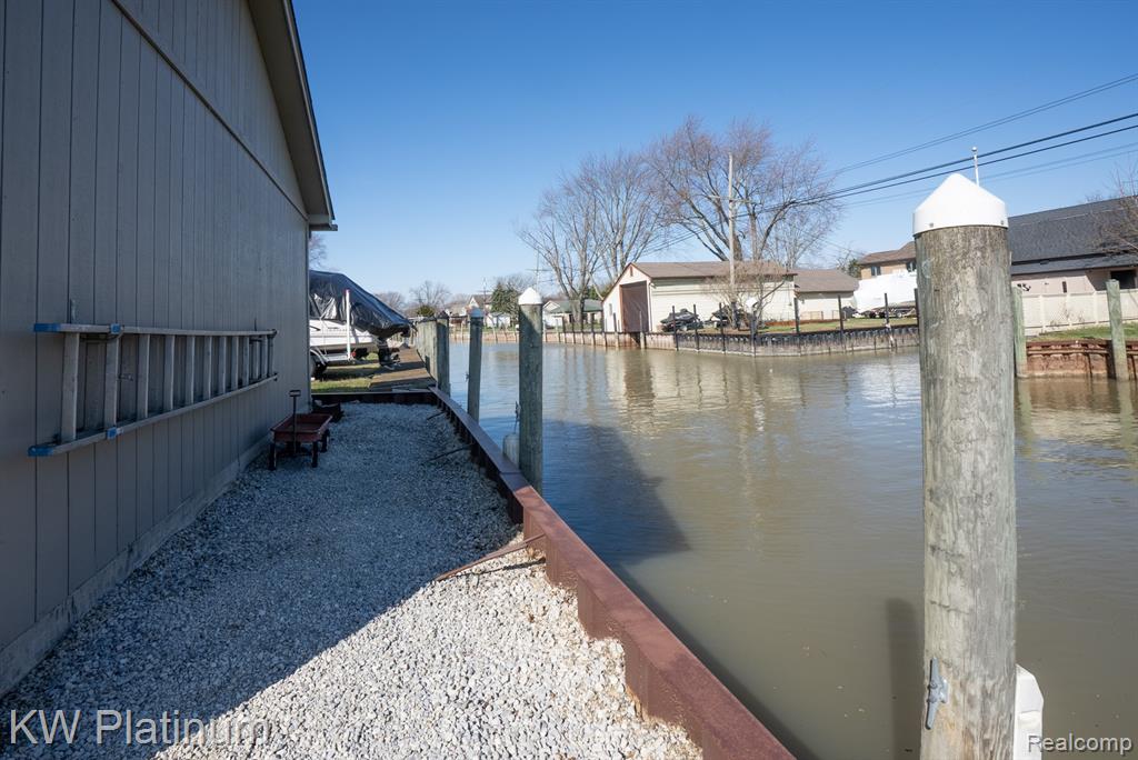 48218 Harbor Drive, Chesterfield, MI 48047 — Photo 20