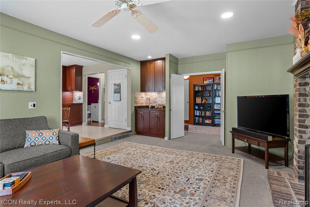 6596 Chadwick Drive, Canton, MI 48187 — Photo 13