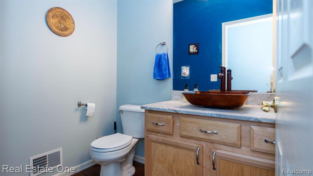 17041 ALGONQUIN Drive, Northville, MI 48168 — Photo 32
