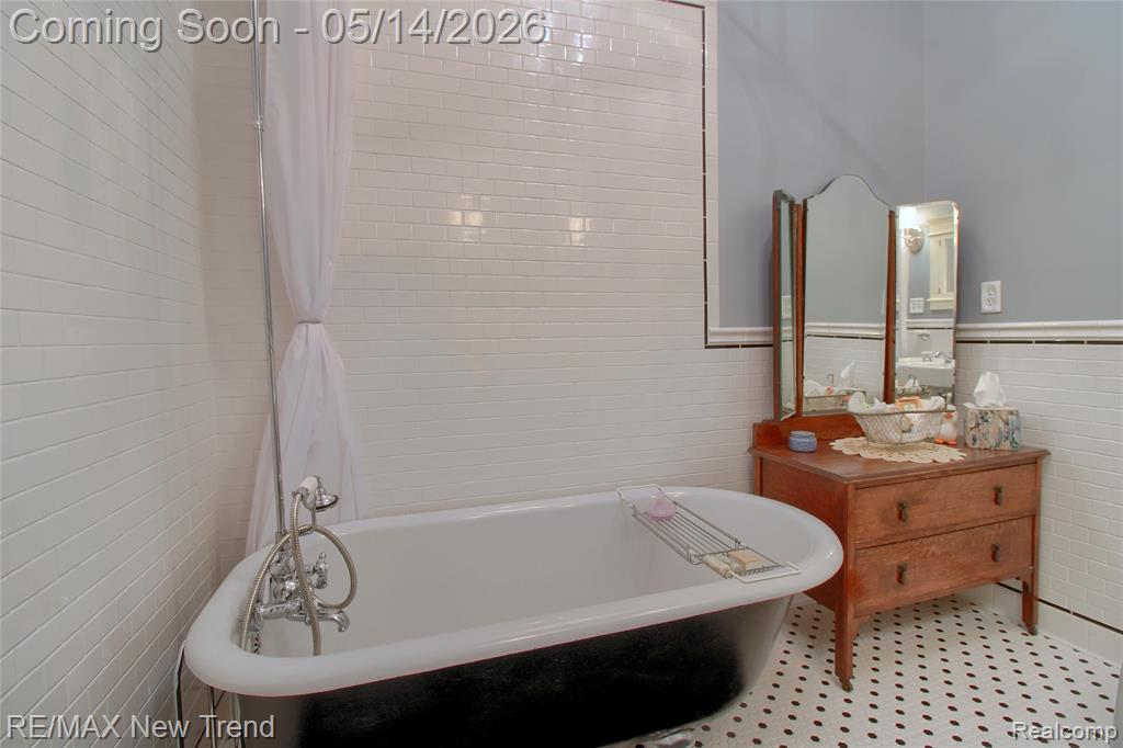304 E Liberty Street, South Lyon, MI 48178 — Photo 47