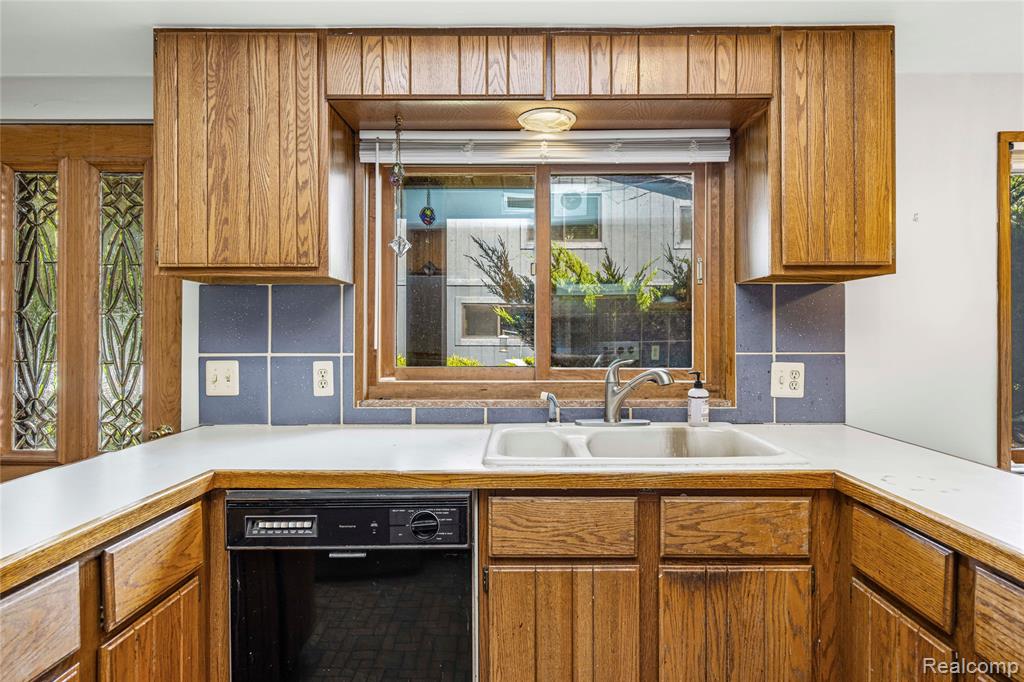 6351 Alden Drive, West Bloomfield, MI 48324 — Photo 21