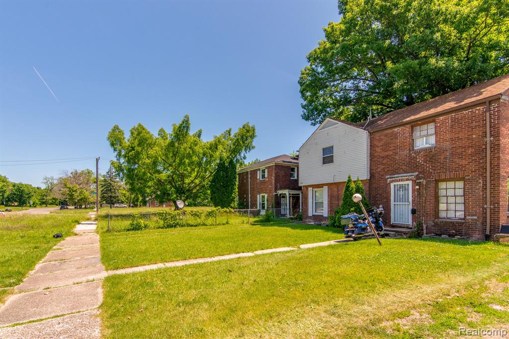 13118 FRANKFORT Street, Detroit, MI 48213 — Photo 3