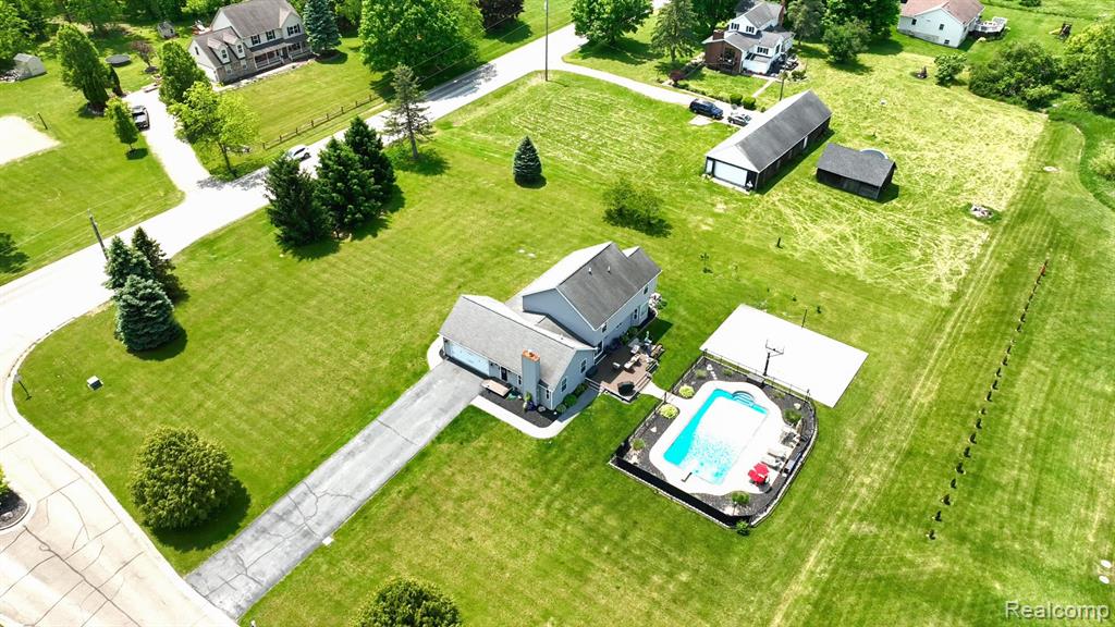 5015 LINDEMERE Drive, Fowlerville, MI 48836 — Photo 60