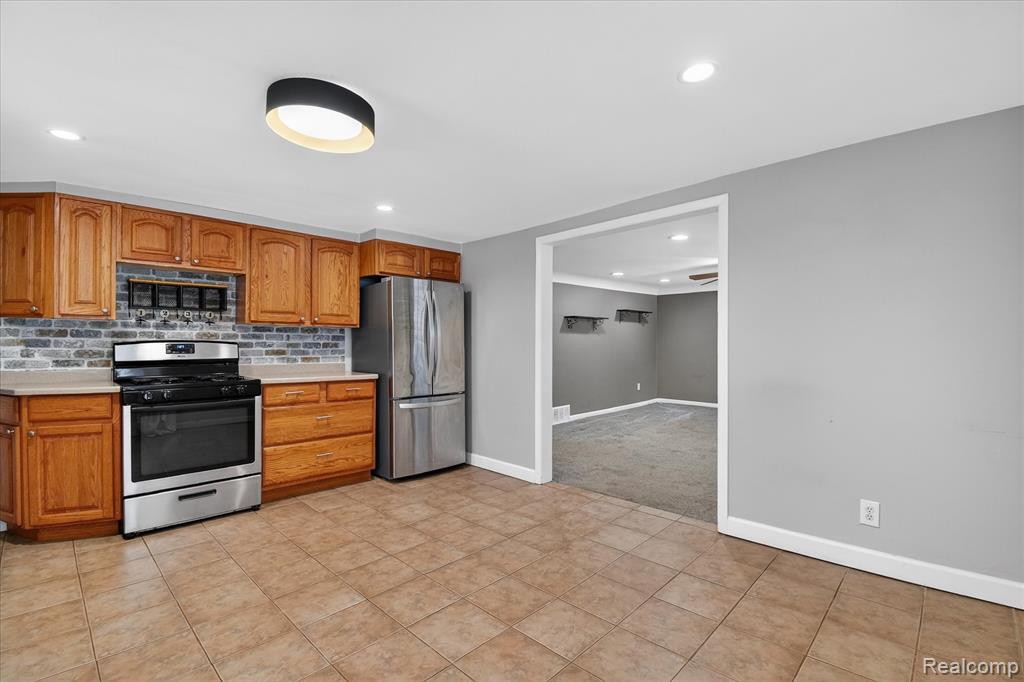 23650 Elwell Road, Belleville, MI 48111 — Photo 14
