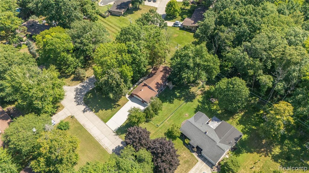 8293 Woodcrest Drive, Grosse Ile, MI 48138 — Photo 43