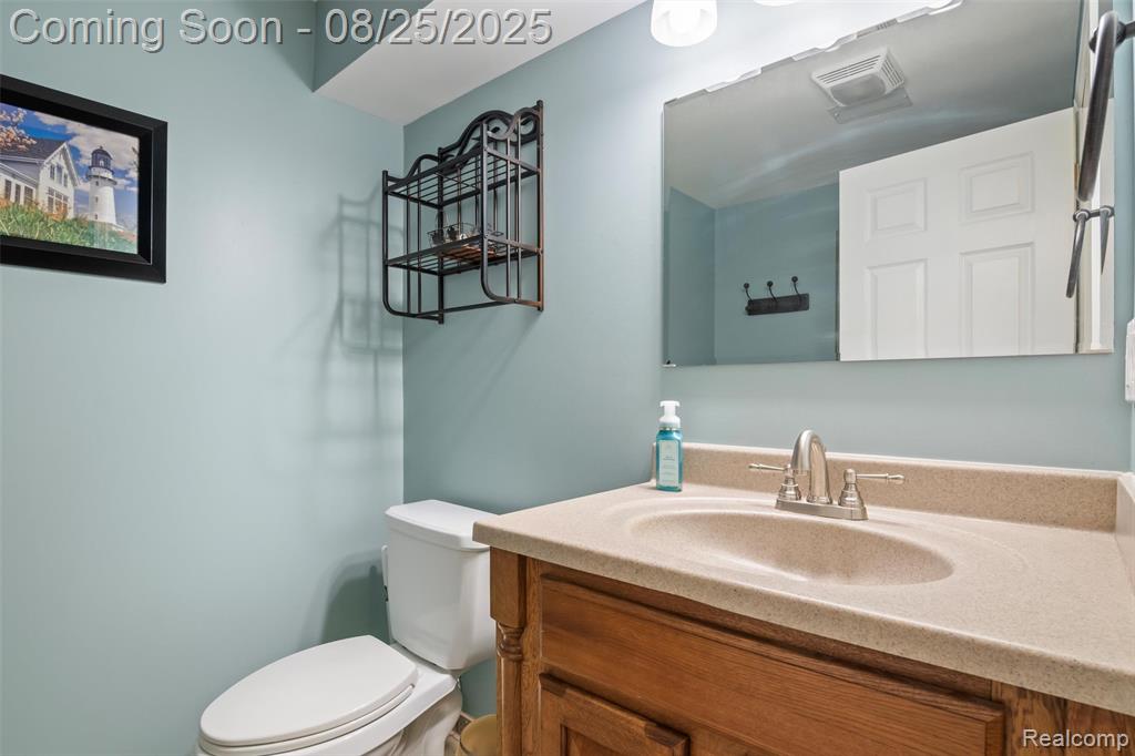 48201 Nottinghill Lane, Canton, MI 48188 — Photo 43