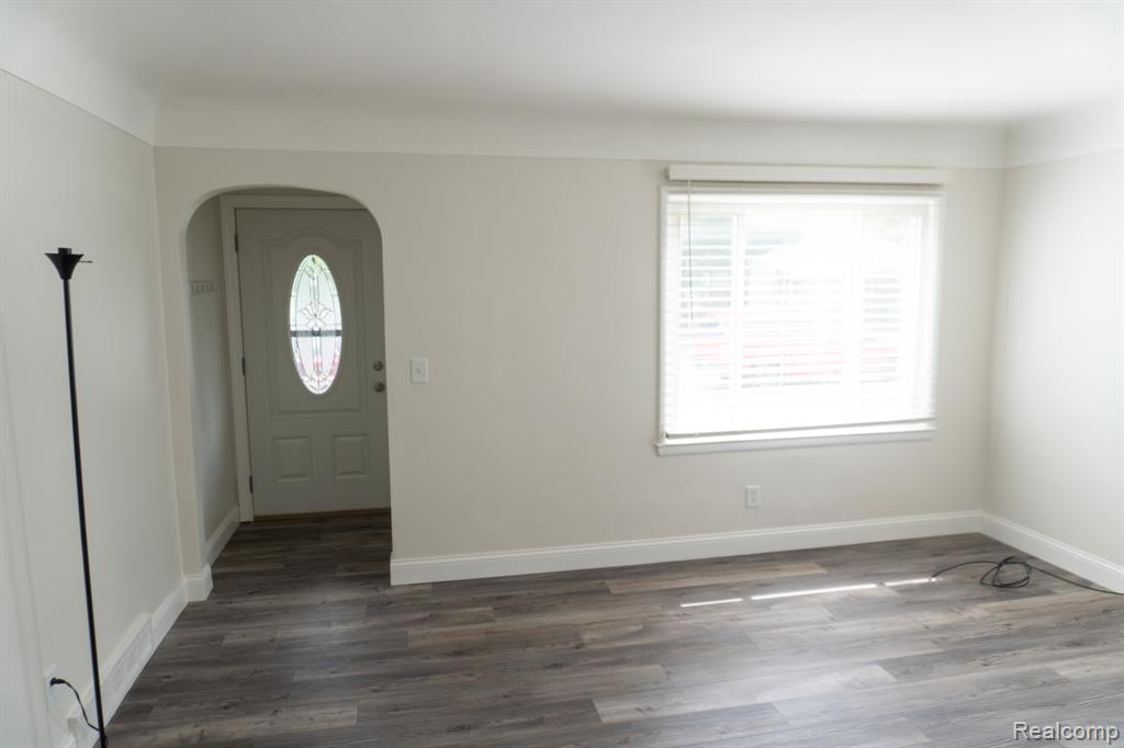 4410 Brunswick Avenue, Flint, MI 48507 — Photo 5