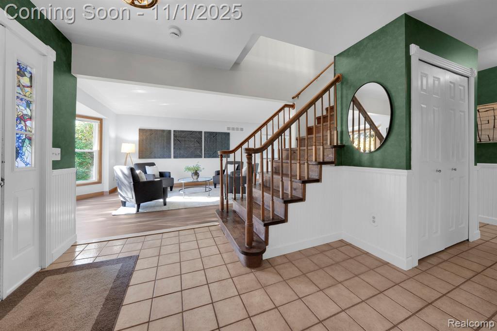 6893 Mountain Drive, Troy, MI 48098 — Photo 10