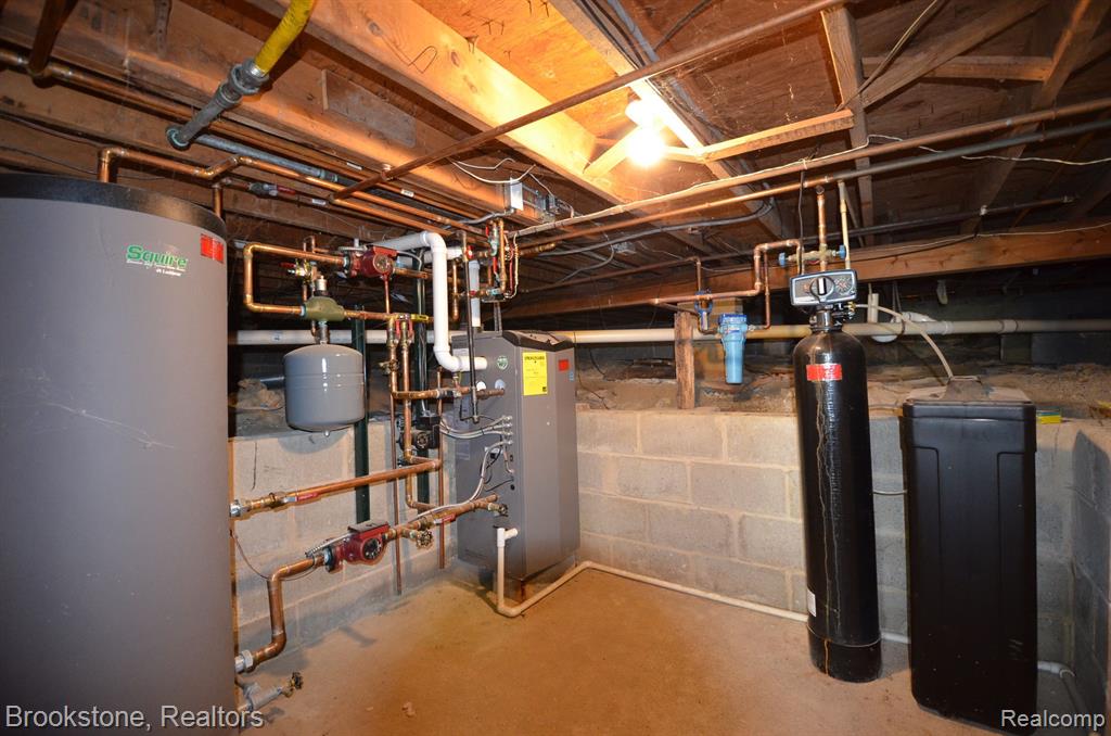 10083 HEGEL Road, Goodrich Vlg, MI — Photo 28