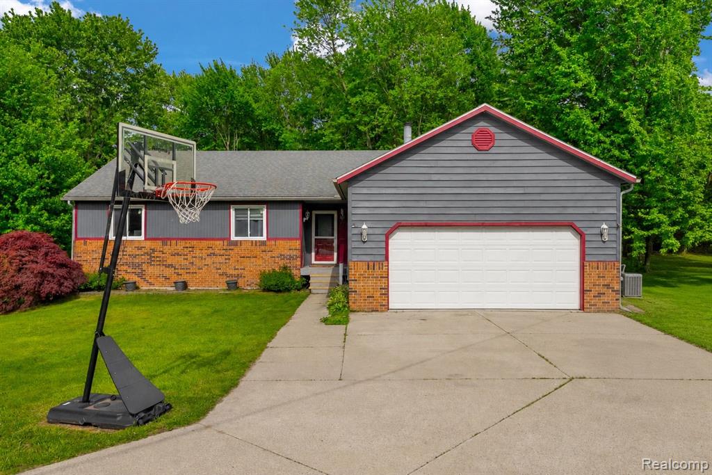 3176 Yorkshire Drive, Port Huron, MI 48060 — Photo 2