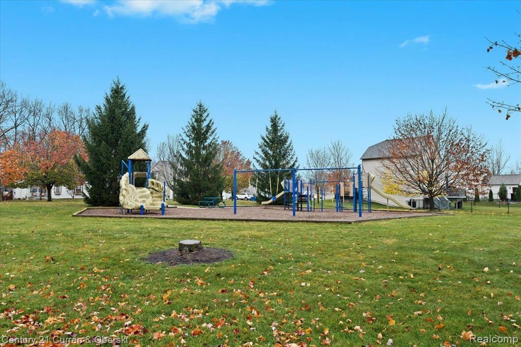 940 S HOWARD Street, Fenton, MI 48430 — Photo 24