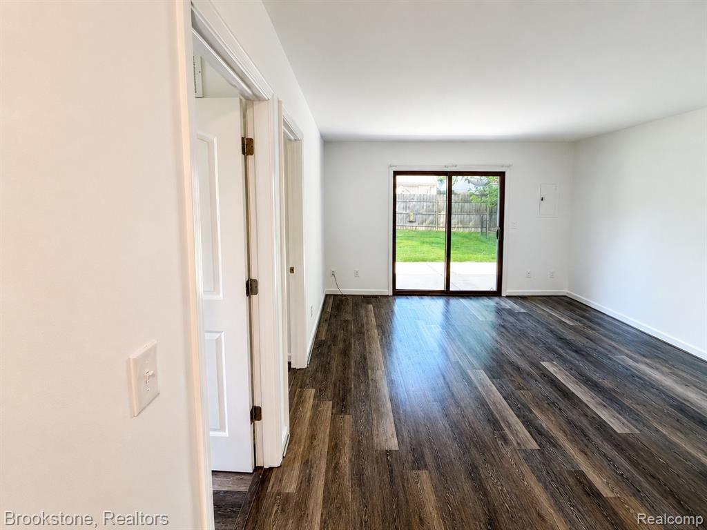 801 S 15TH Street, St. Clair, MI 48079 — Photo 5