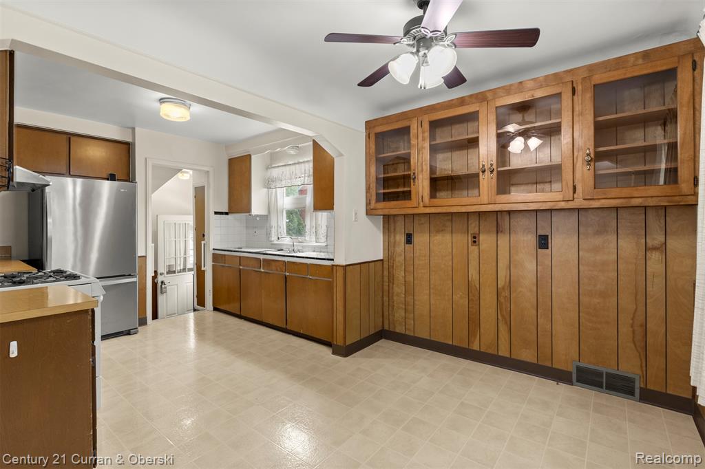 9881 Quandt Avenue, Allen Park, MI 48101 — Photo 7