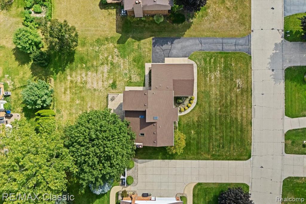 4432 Ravinewood Drive, Commerce Twp, MI 48382 — Photo 45