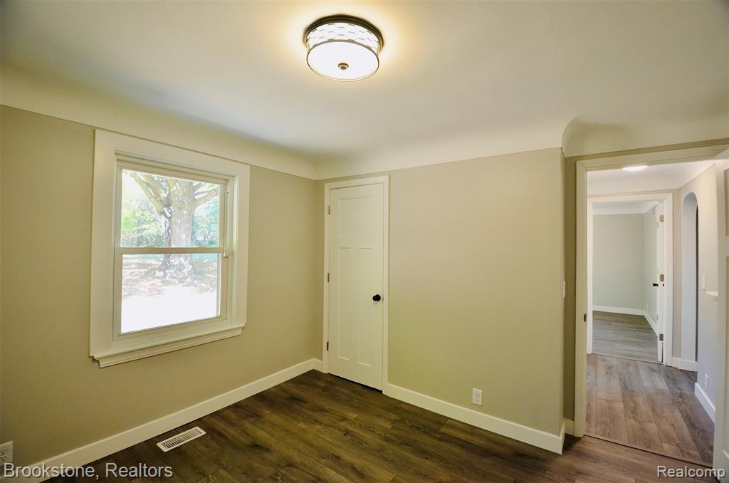 7565 Old Pond Drive, Clarkston, MI 48348 — Photo 24