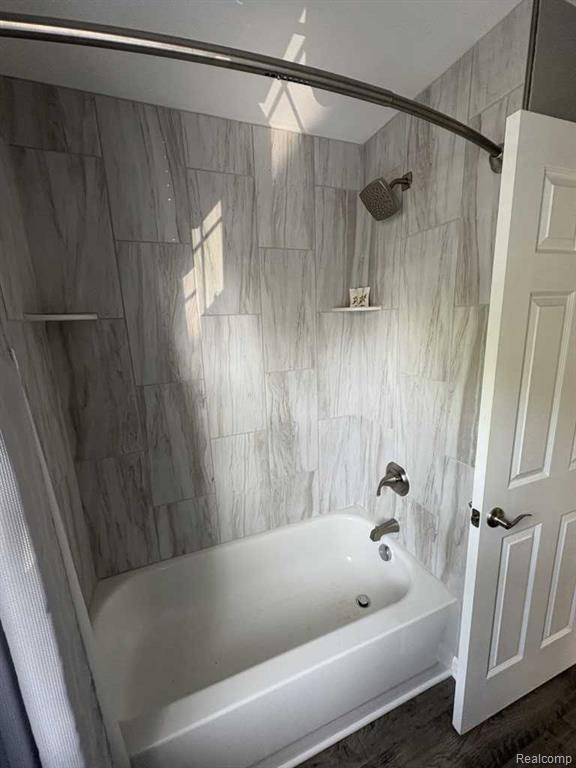 28242 Oakmonte Circle E, New Hudson, MI 48165 — Photo 13