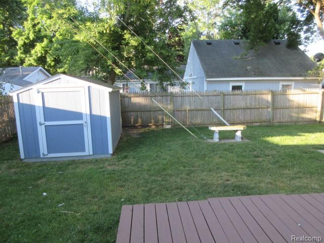 7265 Ida Terrace, Waterford, MI 48329 — Photo 9