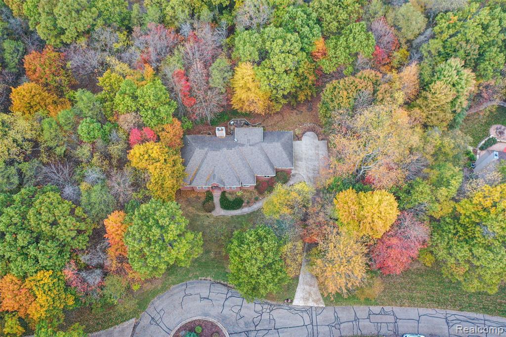5812 Pine Breeze Drive, Clarkston, MI — Photo 36