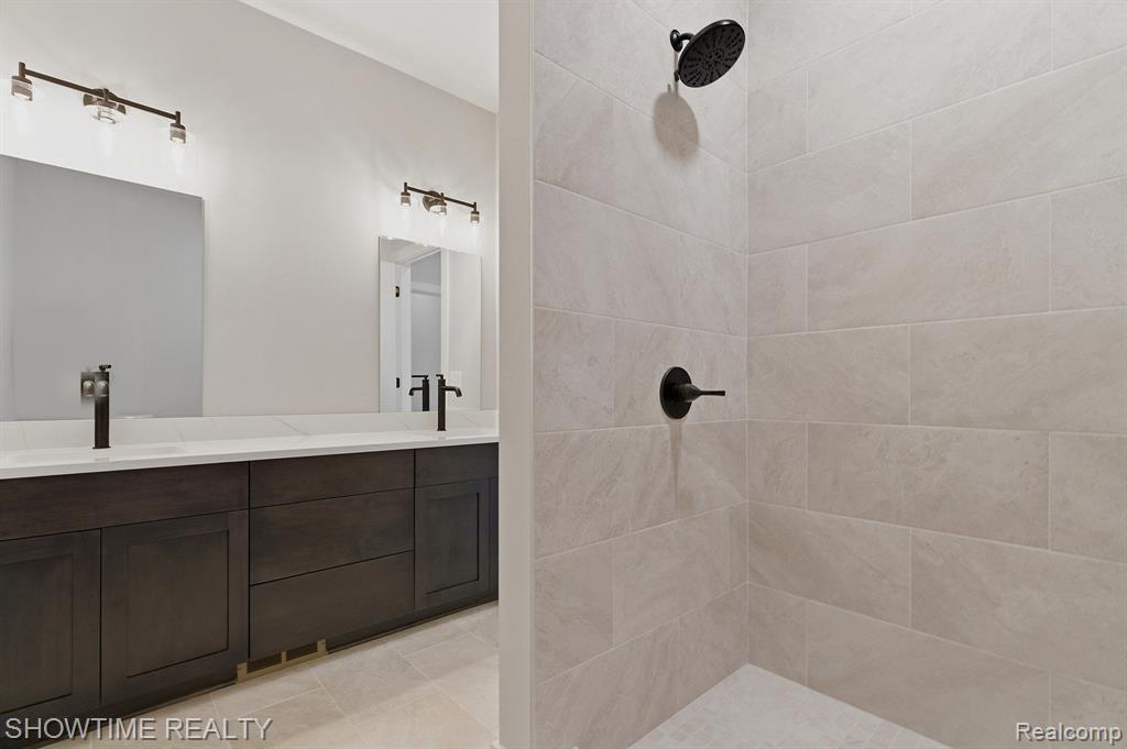68125 Lake Angela Drive, Richmond, MI 48062 — Photo 33